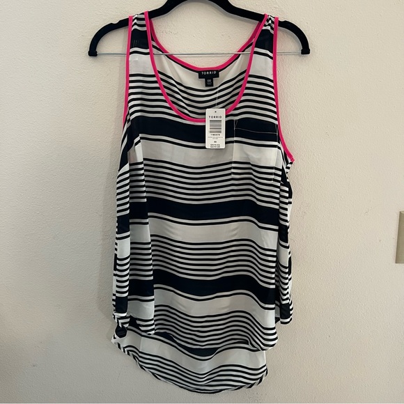 NWT! Torrid Striped Pocket Tank Top. Size 00 - Picture 3 of 5